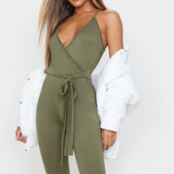 BNWT PRETTYLITTLETHING  Khaki Strappy Jersey Wrap Tie Waist Jumpsuit SZ … - Picture 4 of 8